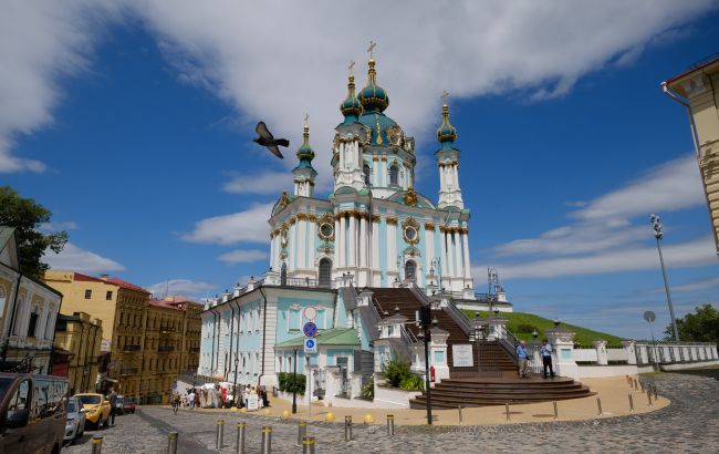 Грози та посухи: Укргідрометцентр дав прогноз на найспекотніший місяць року