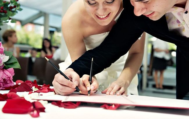 В Украине кардинально изменится процедура регистрации браков и разводов