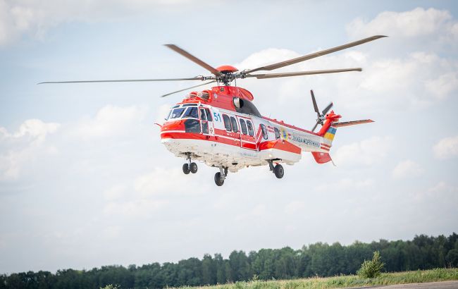 В Івано-Франківську область гелікоптер ДСНС доставив продукти
