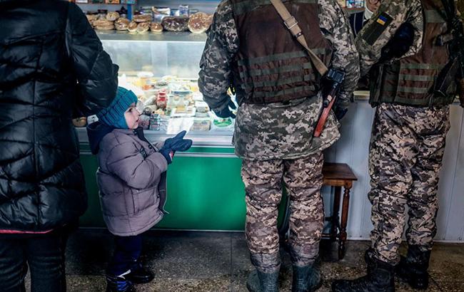 "Ужасное качество и "паленый" алкоголь": в сети показали, что продают в магазинах на оккупированном Донбассе