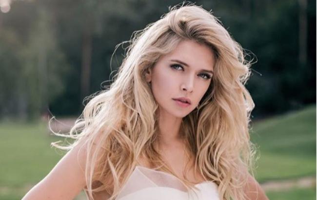 Нежный образ: Брежнева похвасталась свадебным платьем