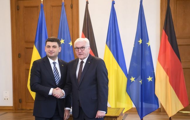 Гройсман і Штайнмайер обговорили посилення санкцій проти РФ