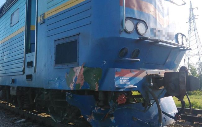 Під Мелітополем машина потрапила під поїзд, є загиблий