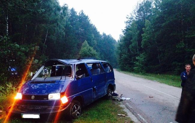 В результате ДТП в Черниговской обл. погибли 2 человека, 7 травмированы