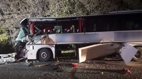 В Запорожской области автобус протаранил трактор, есть погибший