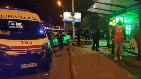 Полиция назвала причину въезда автомобиля в остановку в Одессе