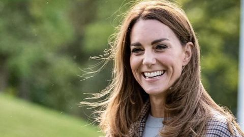 Джинси і блейзер: Кейт Міддлтон вийшла в світ в бездоганному casual-образі