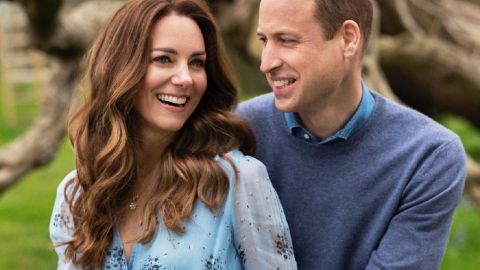 Голубая мечта: Кейт Миддлтон подчеркнула стройную фигуру нарядом небесного оттенка