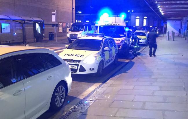 У Британії невідомий напав з ножем на перехожих в метро, є поранені