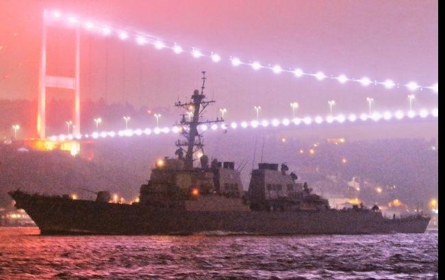 В Черное море вошел эсминец США, обстреливавший Сирию томагавками