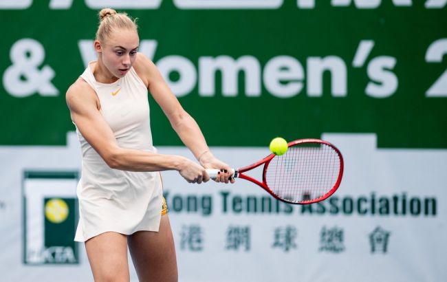Украинская теннисистка Лопатецкая выиграла второй турнир подряд