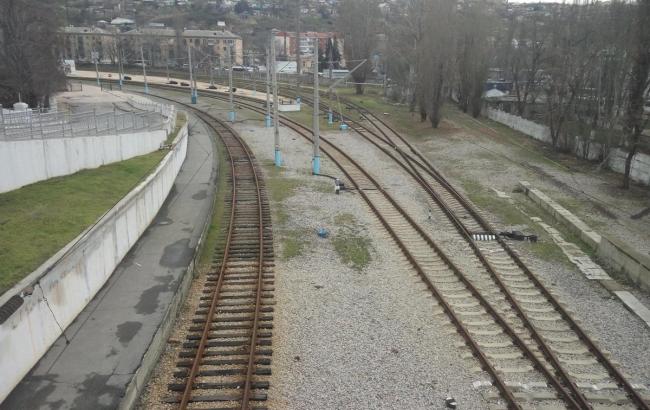"А когда-то ходили поезда": в сети показали запустение на вокзале в Крыму