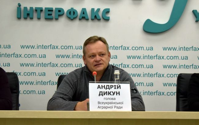 Аграрии ожидают реакции президента на петицию относительно отсрочки увеличения лимитов на покупку земли