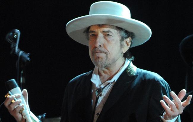 Боб Дилан может лишиться нобелевских денег