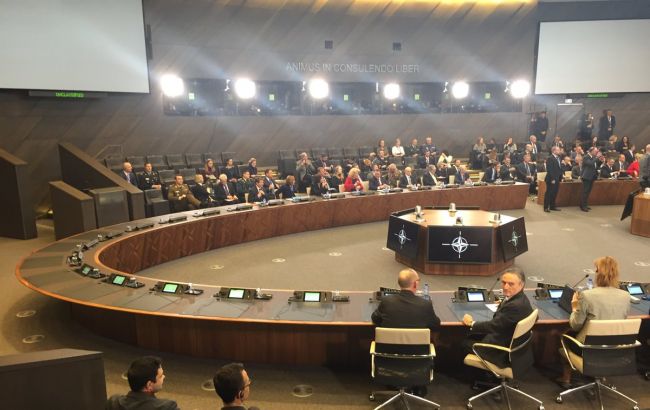 НАТО и Македония подписали протокол о вступлении республики в альянс