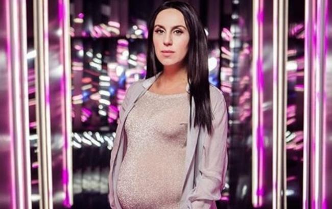 "13 килограммов мне идут": беременная Джамала снялась в трогательной фотосессии