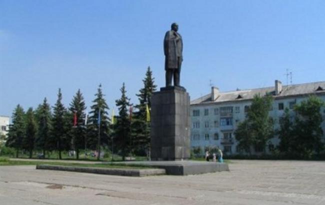 В Донецкой обл. демонтировали памятники Ленину и Дзержинскому