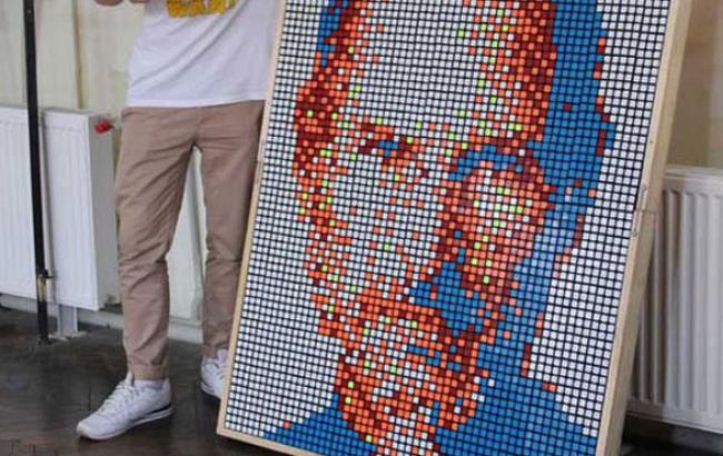 Львовский студент создал мегапортрет Стива Джобса из кубиков Рубика