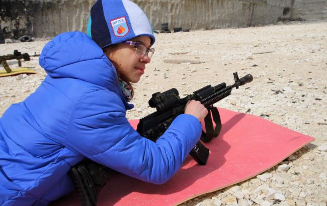 "Мамочка! Возможно, прощай": в сети показали, как в крымском лагере детей учат стрелять (фото)