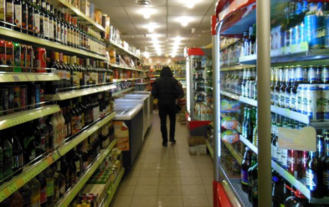 Кабмін вирішив зменшити акцизи на алкоголь, - Яценюк