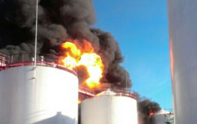В Киевской обл. горит нефтебаза, пострадали 4 человека