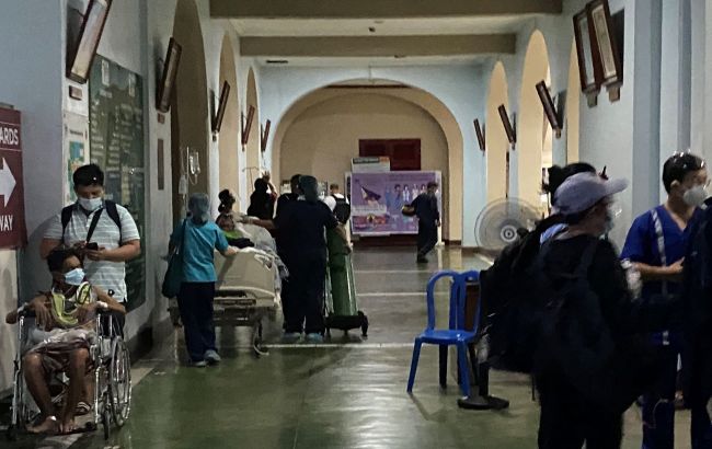 На Філіппінах горіла COVID-лікарня, частину хворих евакуювали