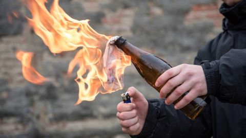 В "УДАРе" выложили рецепт Молотова и инструкцию для его использования