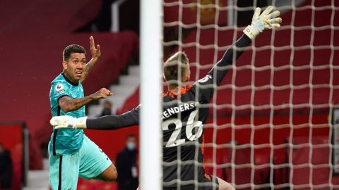 "Ливерпуль" обыграл "МЮ" и вклинился в борьбу за топ-4 в АПЛ