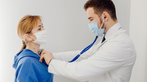 Как избежать заражения COVID-19: медик назвала самый эффективный способ