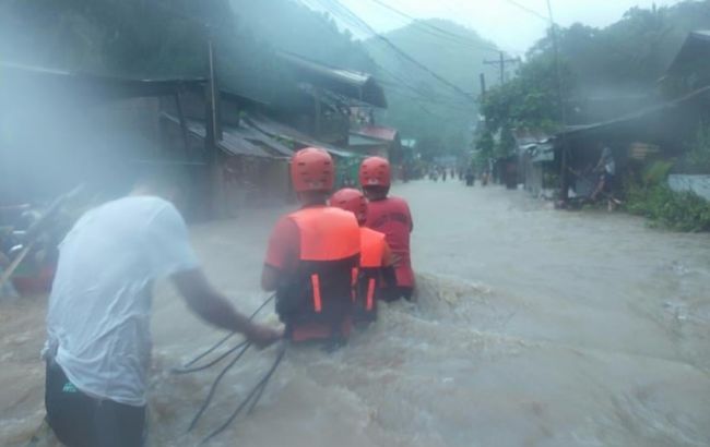 На Филиппины обрушился тропический шторм, есть жертвы