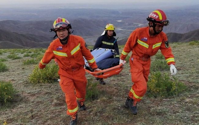 У Китаї під час марафону вирувала стихія: учасників евакуювали, є загиблі