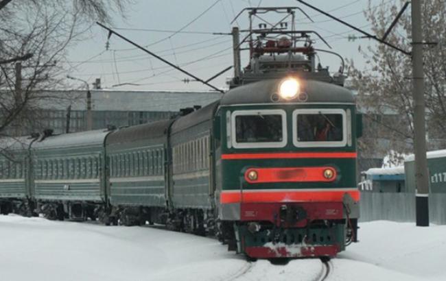 Из-за непогоды в Украине задерживаются около 20 пассажирских поездов
