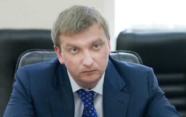 Петренко исключает приостановку процесса люстрации