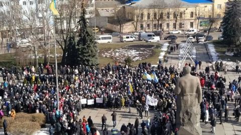 Карантинные протесты в Украине: митингуют три "красные" области
