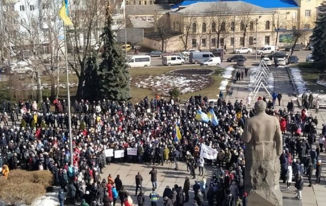 Карантинні протести в Україні: мітингують три "червоні" області