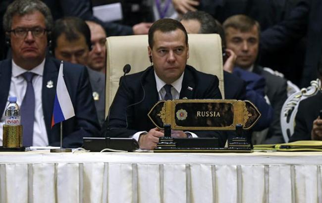 Медведєв слідом за Путіним вирішив не їхати на Давоський форум