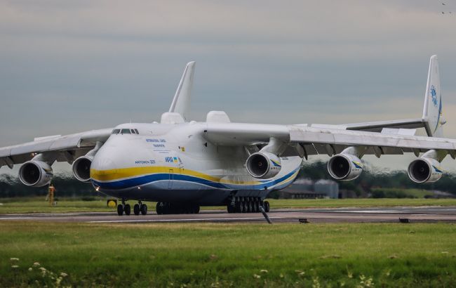 Український літак "Мрія" здув паркан на авіабазі британських ВПС: видовищне відео