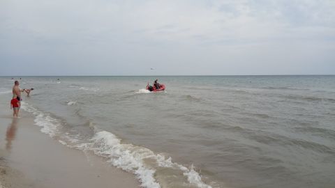 В Херсонской области в море пропали отец и сын: тело ребенка нашли, мужчину еще ищут