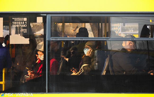Карантин в Киеве: появились фото "штурма" автобусов