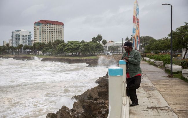 На Кубі евакуювали 70 000 осіб: ураган "Ельза" стає все ближче