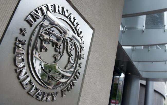МВФ: России грозит глубокая рецессия в 2015 г