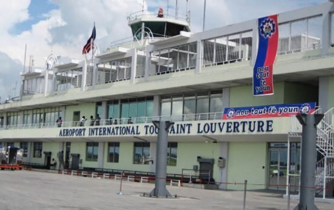 На Гаити закрыли главный аэропорт после убийства президента