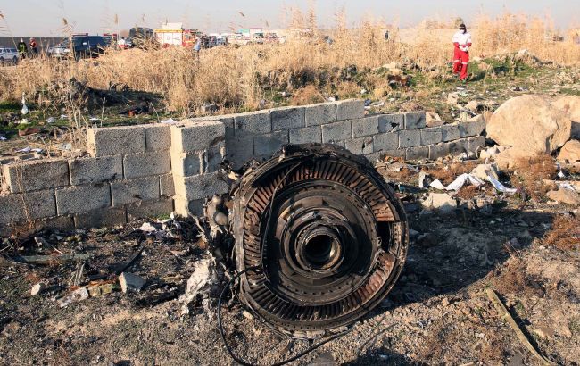 В Иране зачищают место падения украинского самолета, - CNN