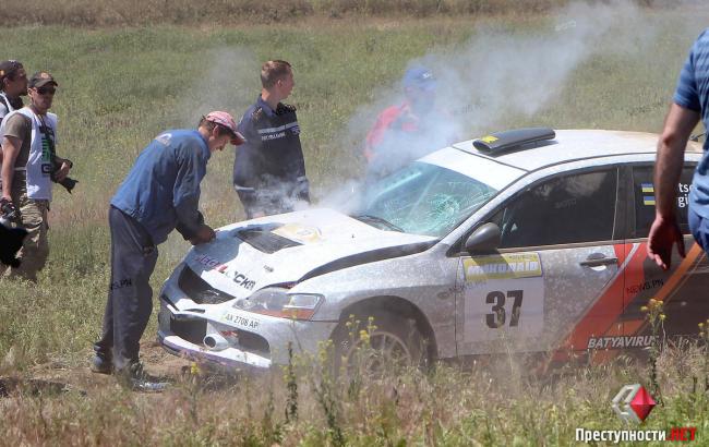 На ралі біля Миколаєва гоночний автомобіль на смерть збив чоловіка