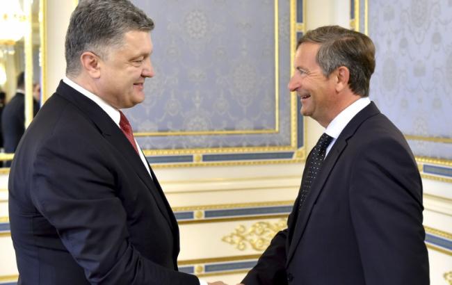Порошенко обсудил с главой МИД Словении проект по разминированию на Донбассе