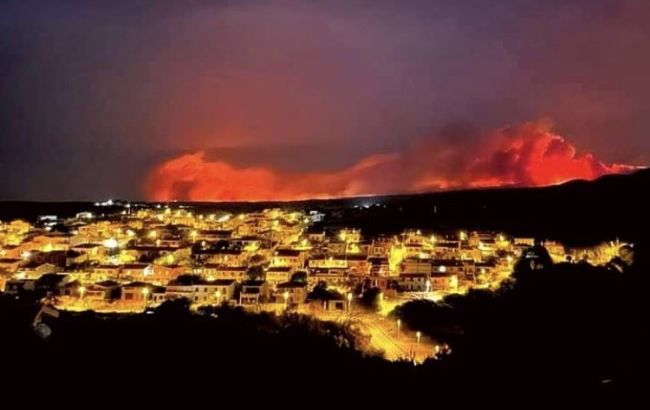 На Сардинии вспыхнули масштабные пожары, людей эвакуируют