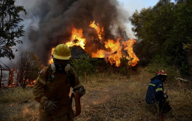 У Греції через лісові пожежі евакуювали декілька сіл, є постраждалі
