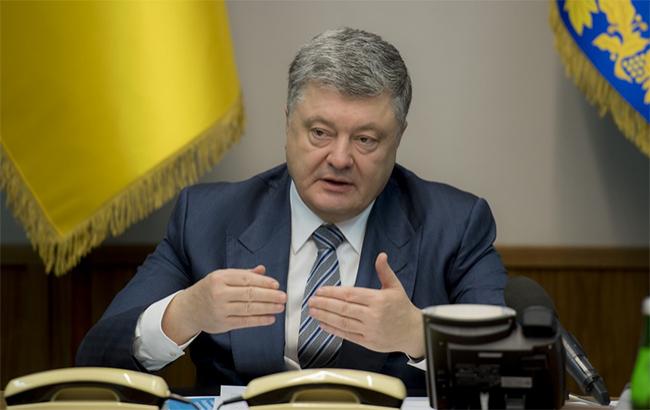 Порошенко: Україна введе санкції проти РФ через застосування хімзброї в Європі та "вибори" в Криму