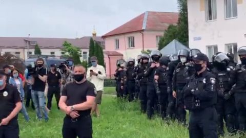 У Рівненьській області сталася бійка між Нацкорпусом й представниками нардепа Литвиненка