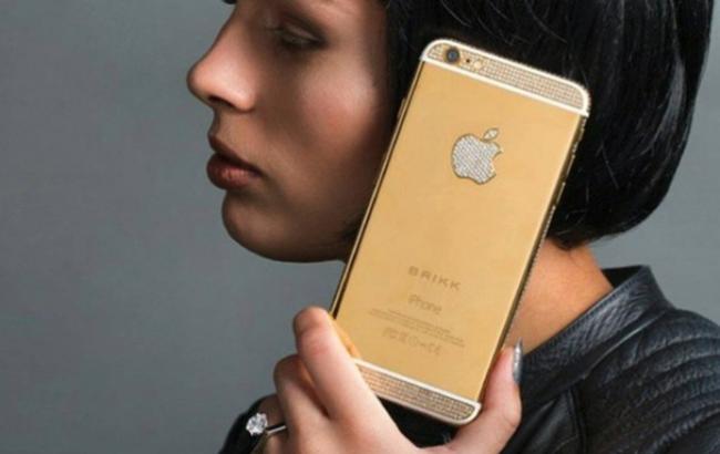 В сети предлагают купить iPhone с бриллиантами за $1,3 млн